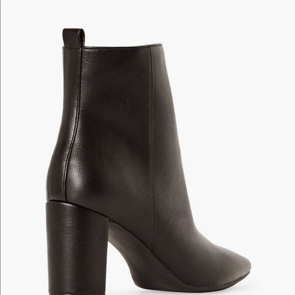 SALE Olyvia Blocked Heel Bootie - Picture 3 of 4